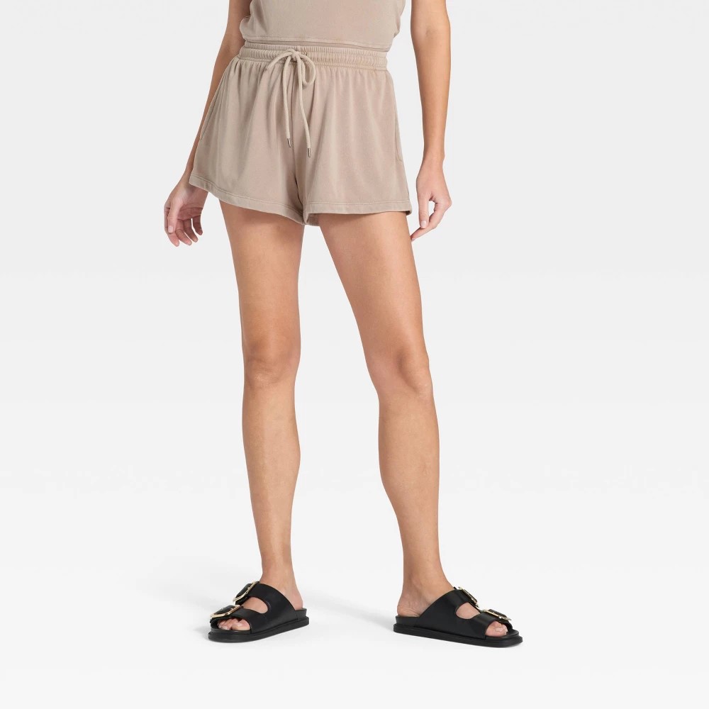 STR | Women's Mid-Rise Fleece Jogger Shorts - Universal Thread™ Tan XL